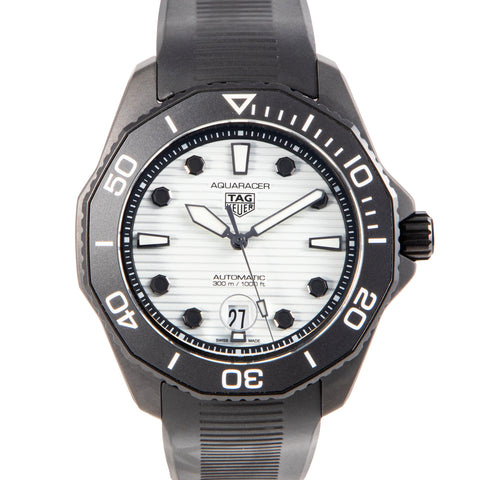 TAG Heuer Aquaracer Professional 300 Date | Timepiece360