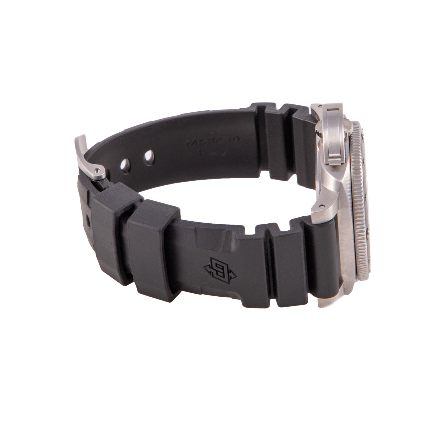 Officine Panerai Submersible PAM02683 | Timepiece360